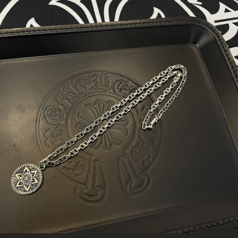 Ch**me He**ts necklaces